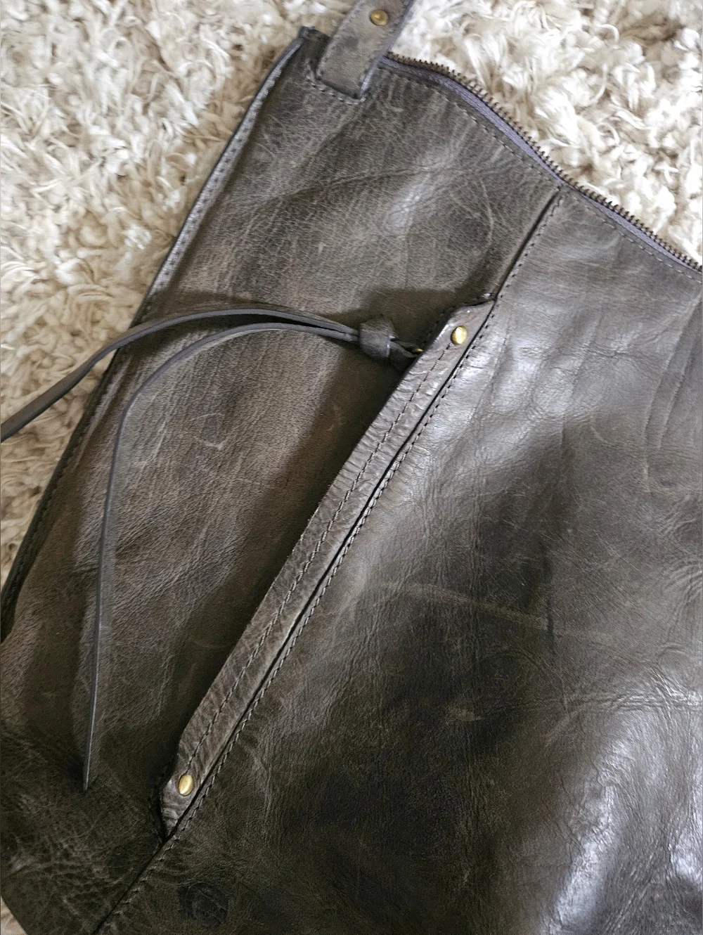 Børn Distressed Leather Crossbody Bag Grey Slate Large Hobo Shoulder Bag
